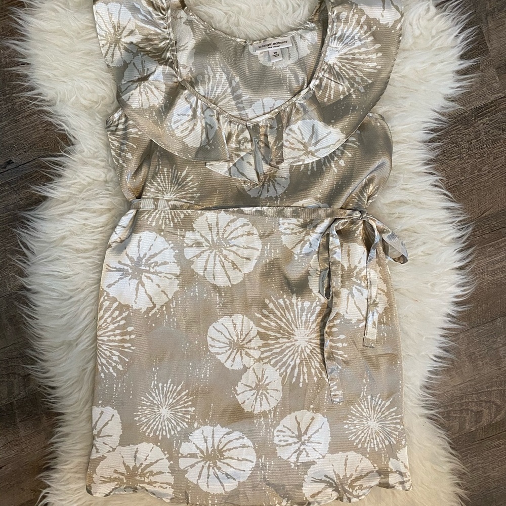 Liz Lange Maternity sleeveless ruffle tie top